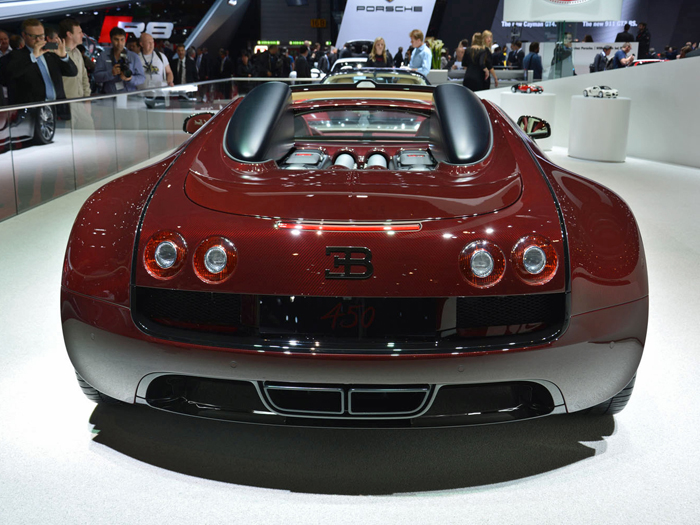 В Женеве показали последний Bugatti Veyron